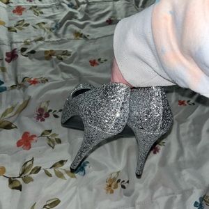 Women’s pleaser heels platform size 10 silver glitter peep toe